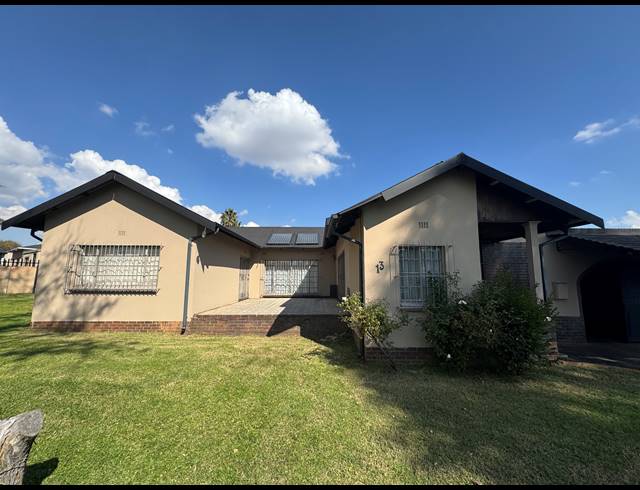 4 BEDROOM HOUSE FOR SALE IN DALVIEW